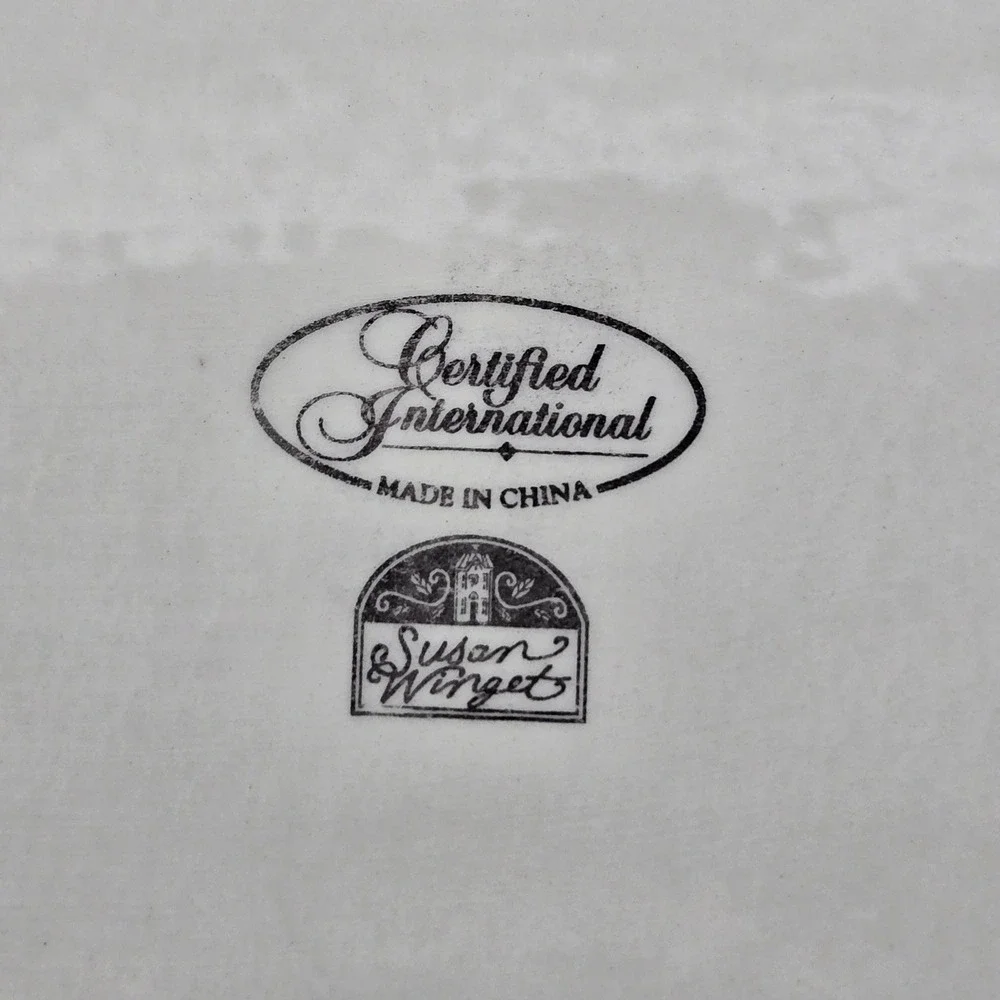 Certified International Serving Plate Susan‎ Winget Season's Greetings Christmas